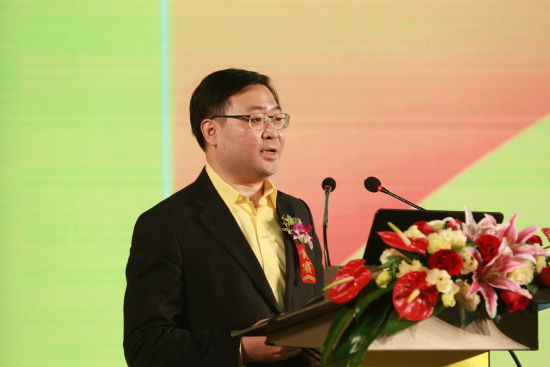 前新能源首富跨界叫卖光伏理财“绿能宝”