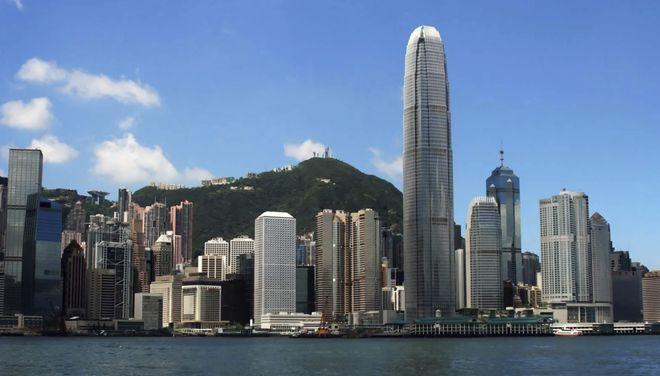 香港财政司司长：香港相对于新加坡更加难以替代